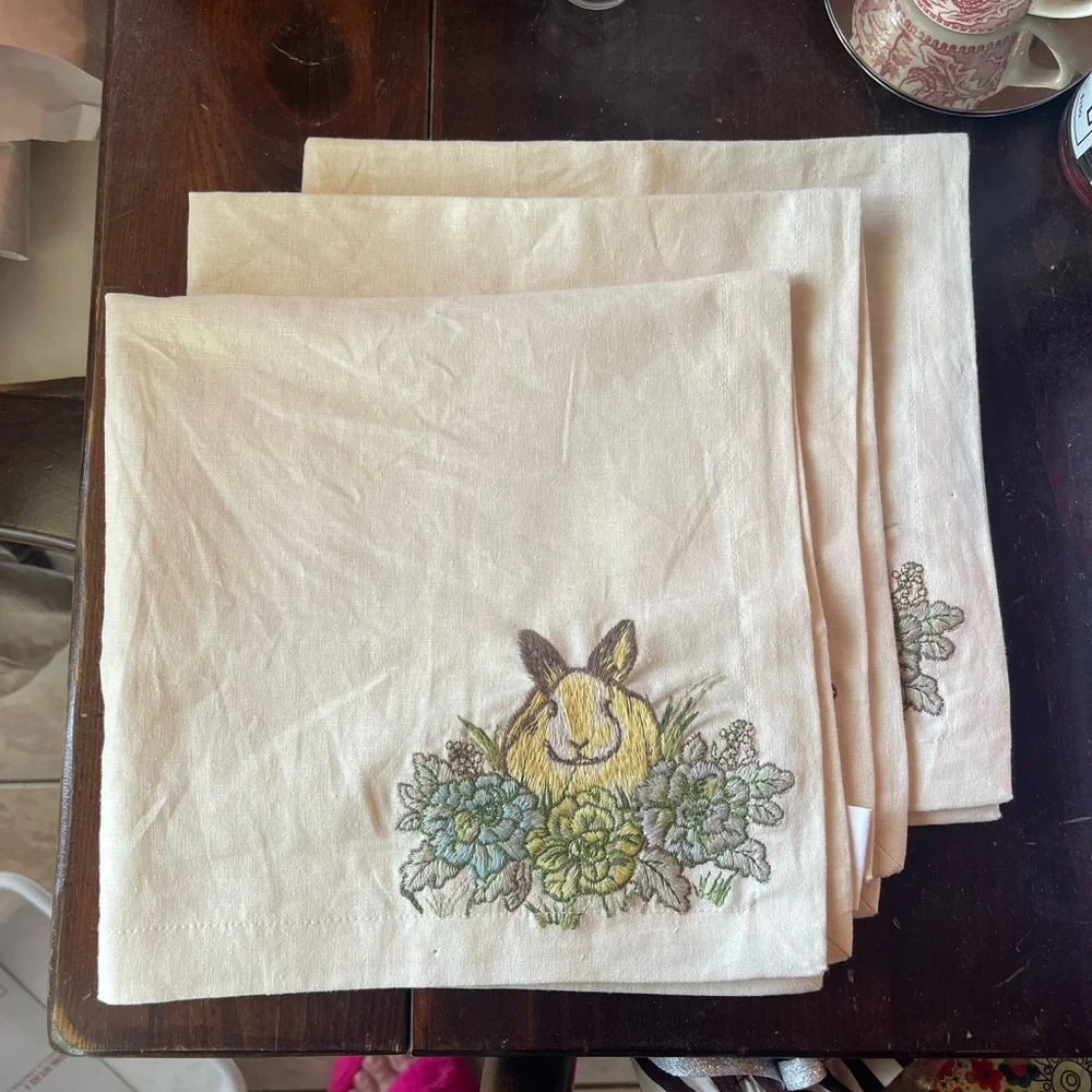 Pottery Barn Bunny Linen Blend Dinner Napkins